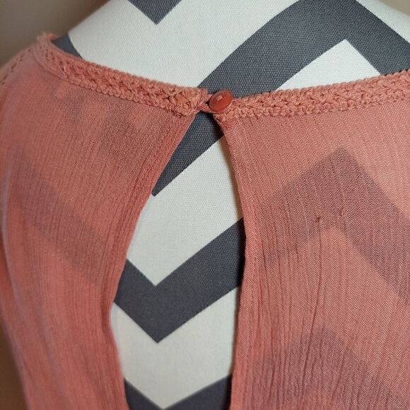 Peach Peak Thru Open Back Blouse - Picture 7 of 8